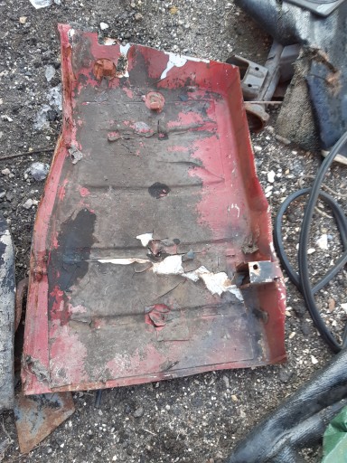 000024 - Передний левый Полонез, Fiat 125p