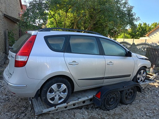 Задний левый подъемник Hyundai i30 универсал 2009 (CW)