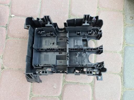 Основа кришки запобіжника opel insignia b