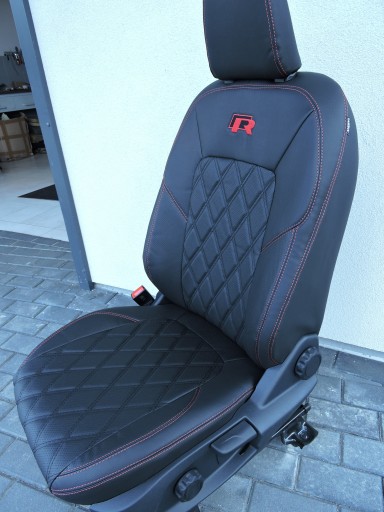 Чехлы из кожи и алькантары на фургон Ford Transit Courier Mk2