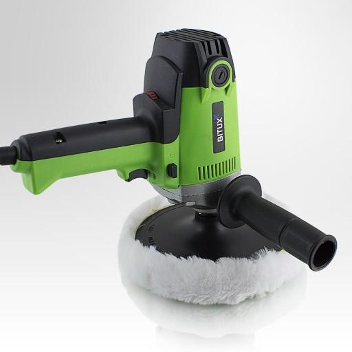 Полировщик автомобильной краски с набором аксессуаров.