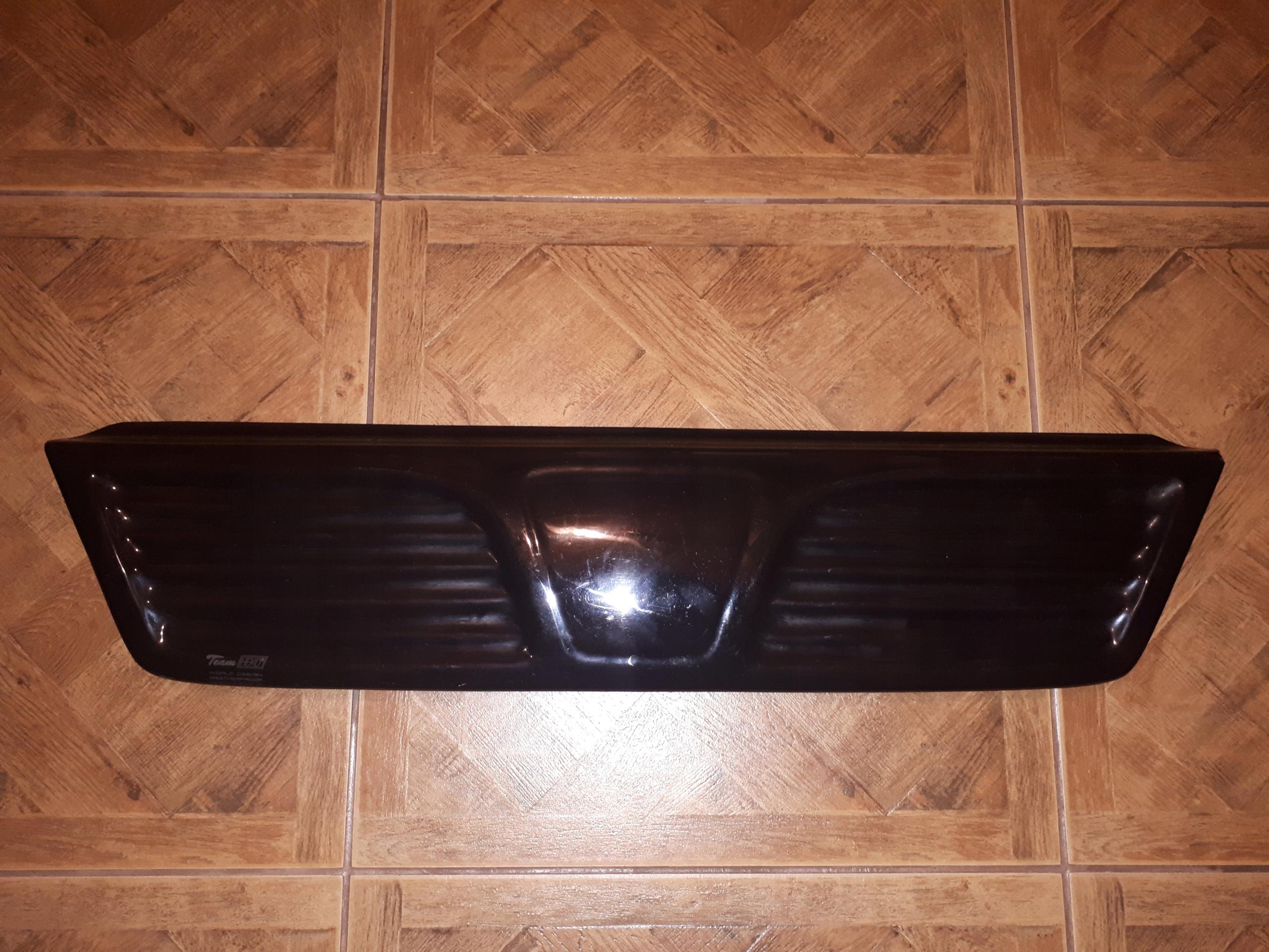 Полонез-решетка радиатора HEKO