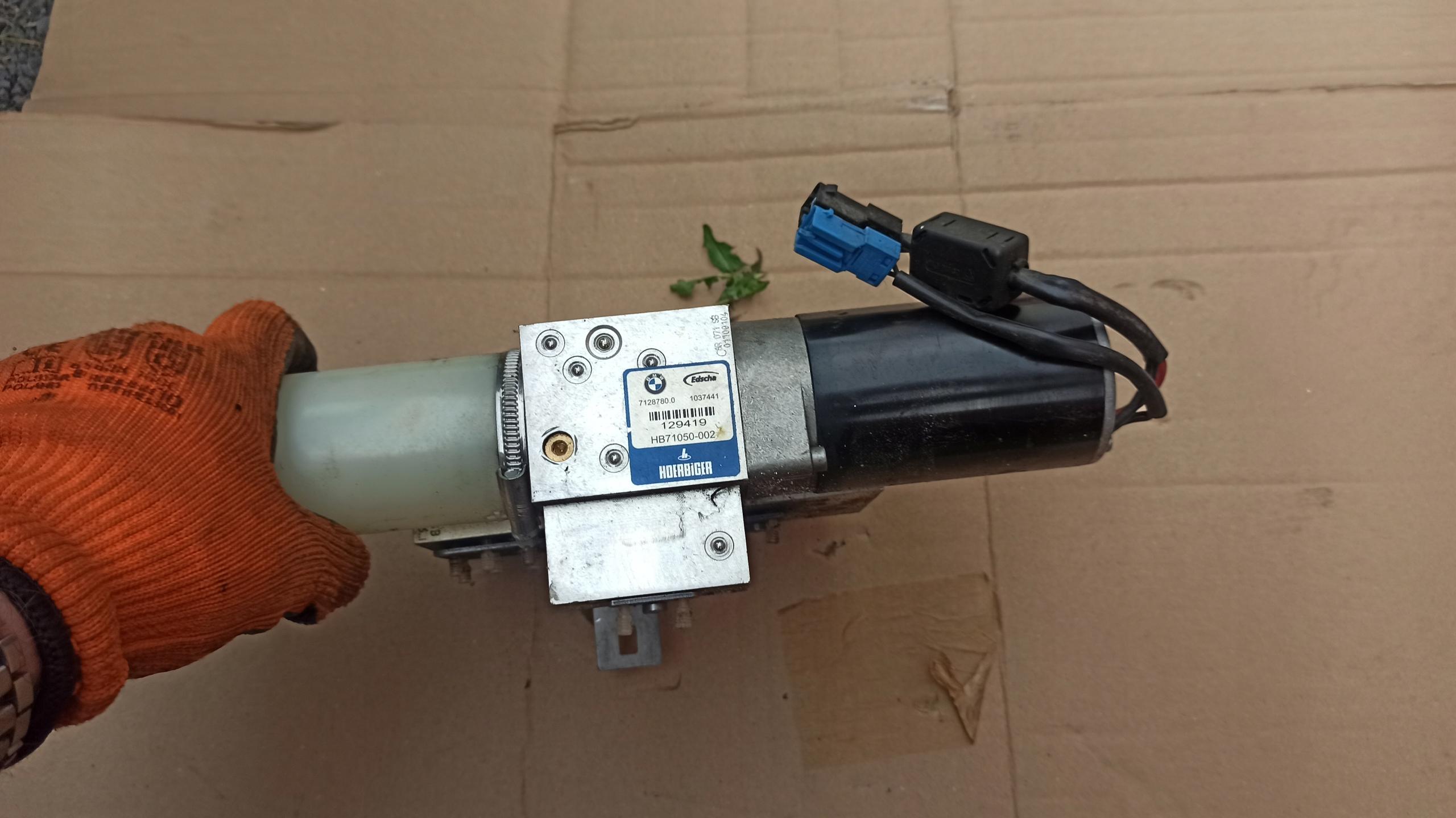 Насос BMW E93 Hb71050-002 Mercedes A2078000030