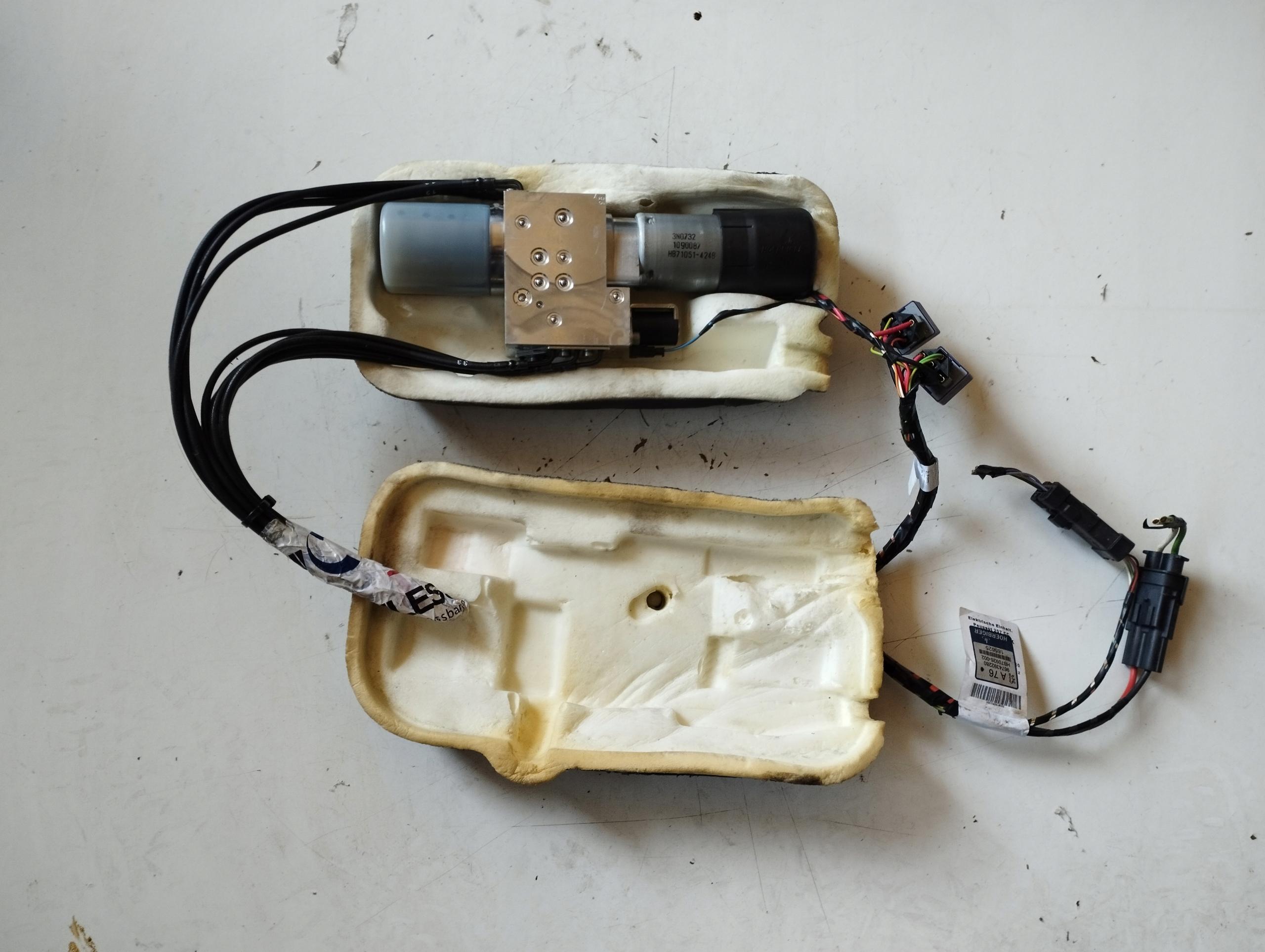 HB71051-424B - Насос даху Peugeot 207 CC Lift