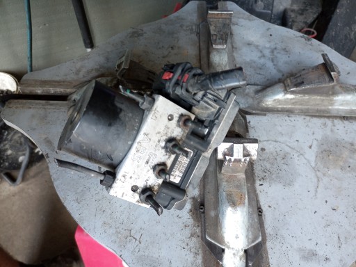 03D109211J/H - Контролер ABS насоса Skoda Fabia I 6Q0614117L