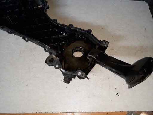 Oil pump. Timing cover Opel 1.3 CDTI 37004600