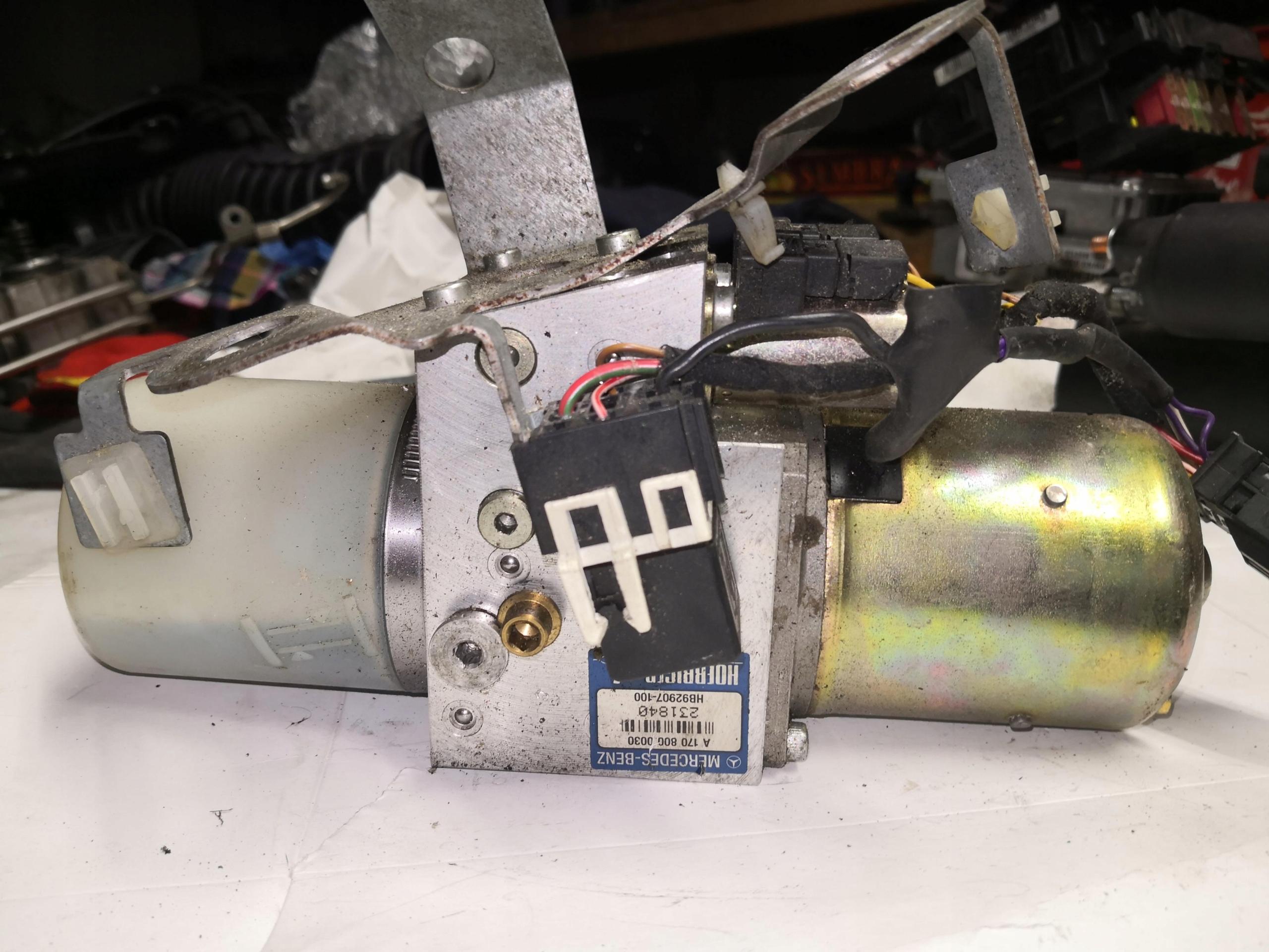 R170 A1708000030 - Насос Двигуна Даху Мерседес Р170 А1708000030