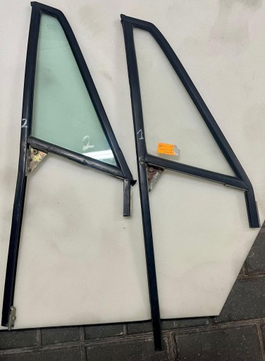 43R-001026 - Porsche 911 930 G-model Targa 1978-1989 маленькое дверное стекло справа