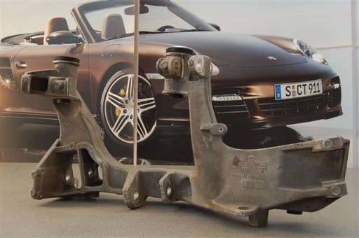 99633105602 - Porsche 911 996 салазки задней подвески, правая