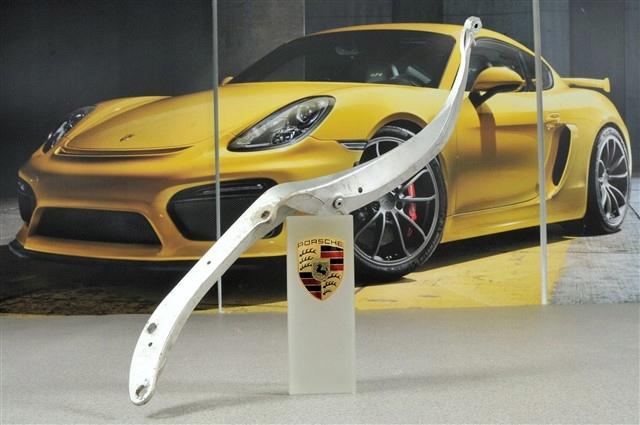 98656155101GRV - Porsche 986 Boxster рука пров. (длинный шарнир), L