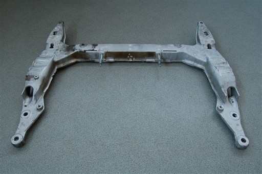 99634108114 - Porsche 996 поперечное крепление, салазки