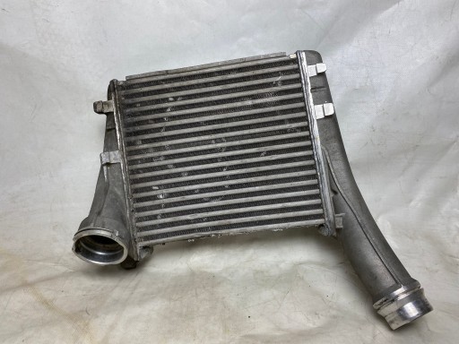 7P5145803A - Porsche Cayenne 17 — Интеркулер левый