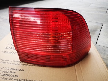 Porsche Cayenne 7l лампа сзади справа довольно справа