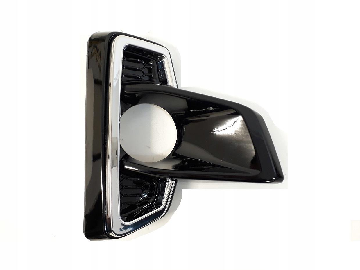 Права хромована галогенна решітка для TOYOTA Hilux 2018 2019