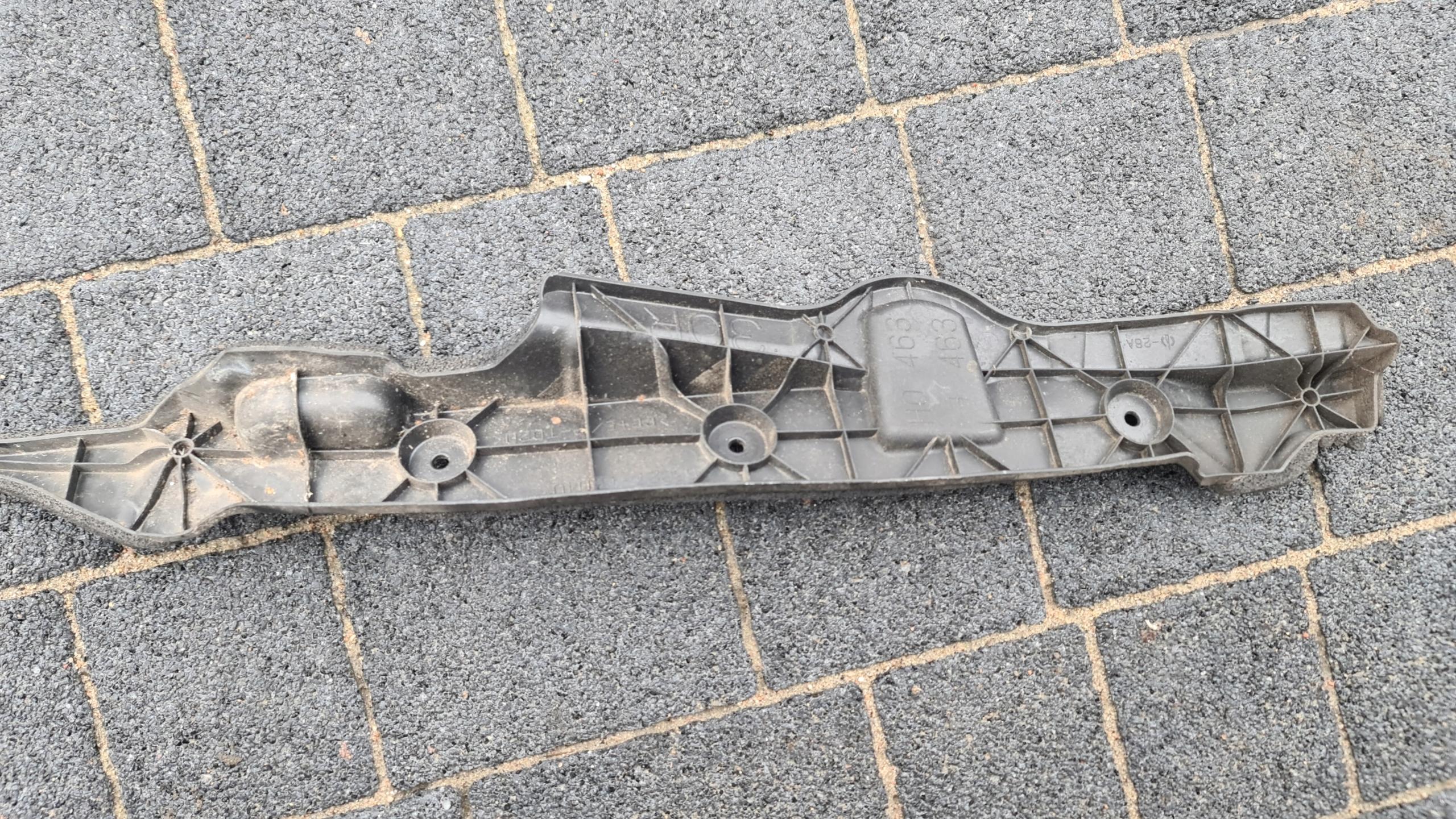 Prius Plus + Бризговики 53827-47040