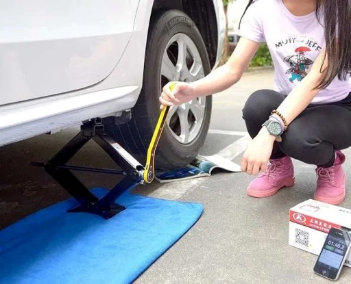 Професійний домкрат і автопідйомник 2 тонни