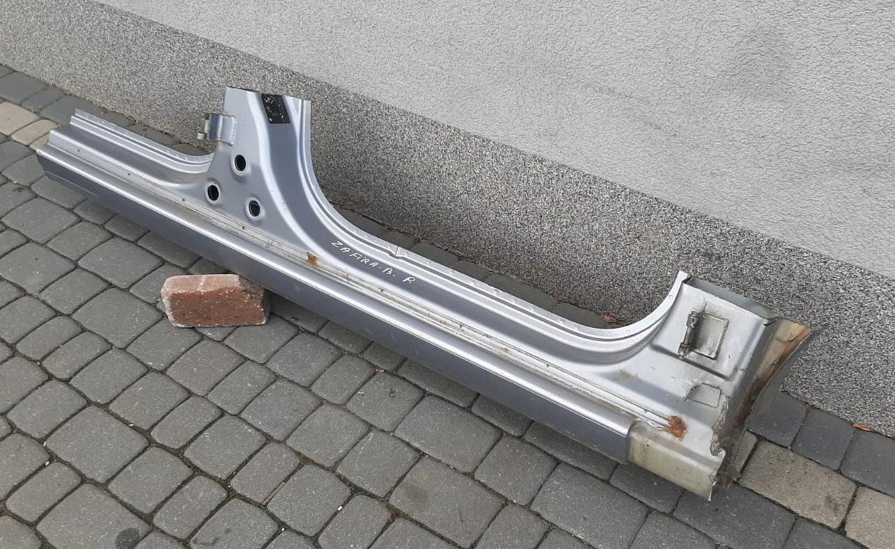 Порог правый Opel Zafira B