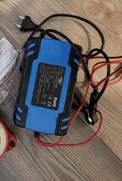 Випрямляч для зарядки акумулятора яхти та кемпера