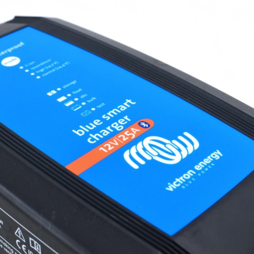 Автомобильный выпрямитель Victron Blue Smart 12В 25А