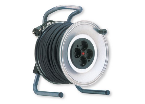 Удлинитель 3x1,5 мм2 IP20 со стальным барабаном