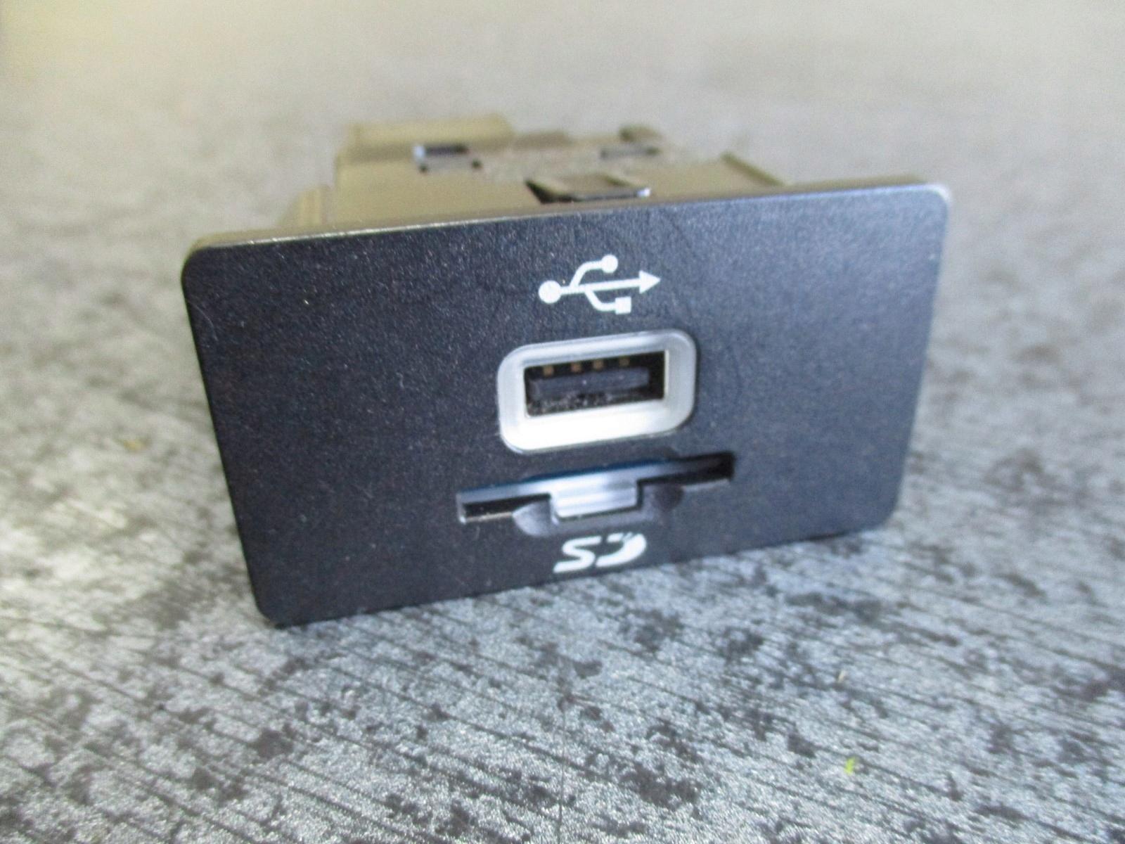 Перемикач USB роз'єм для Ford Mondeo MK5