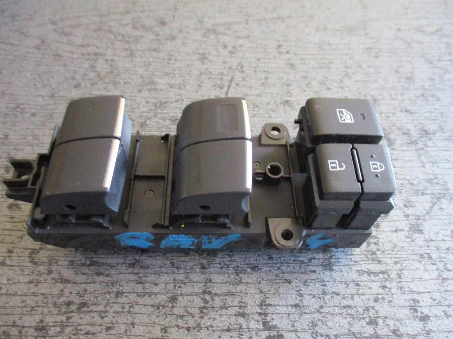 Перемикач склопідіймача Toyota RAV4 2019 84040-42030