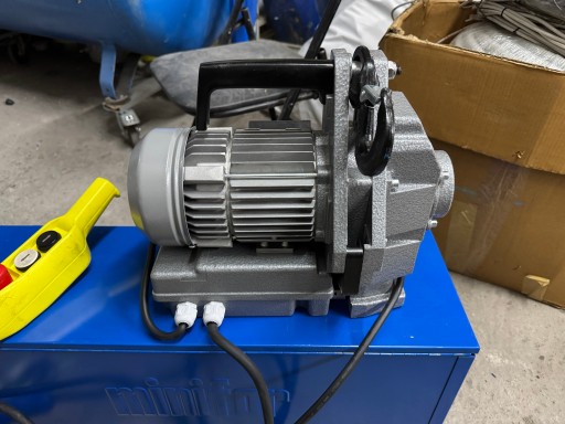 Підйомник електричний переносний (лебідка) Tractel TR30- 300/600 кг, ФВ