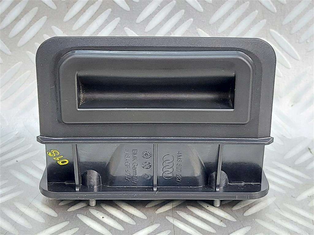 4M8827287A 4M8955961A - Кнопка открытия люка Microstyk Audi Q8 4m 18-