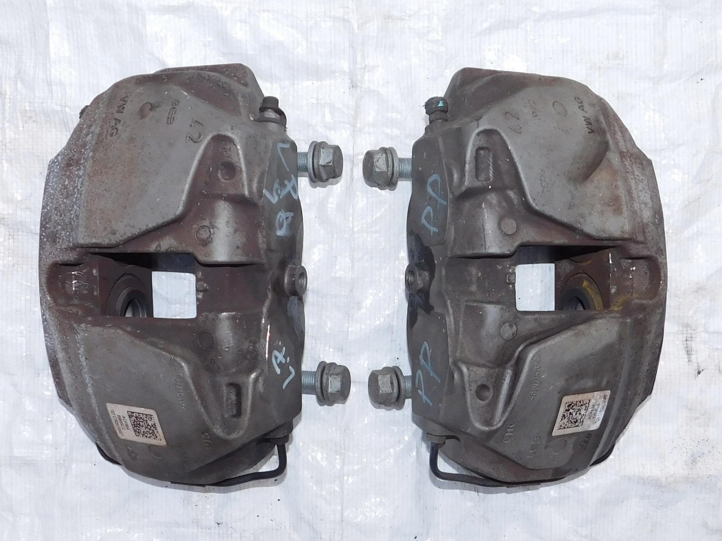 Q5 80A 2.0 TDI Затискач лівий правий передній 42 972 971