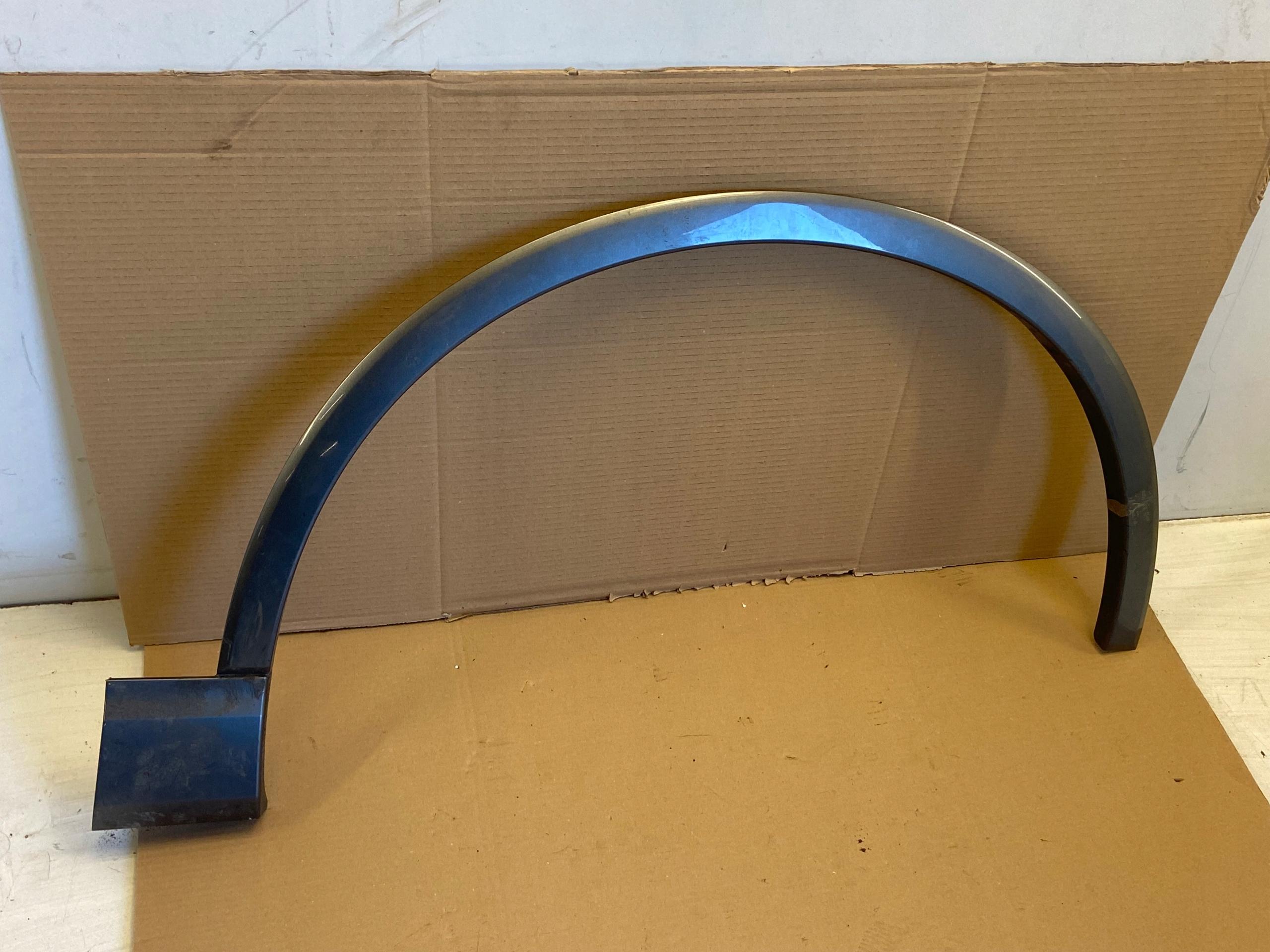 Q7 4M брызговик передний правый 4M0853026F