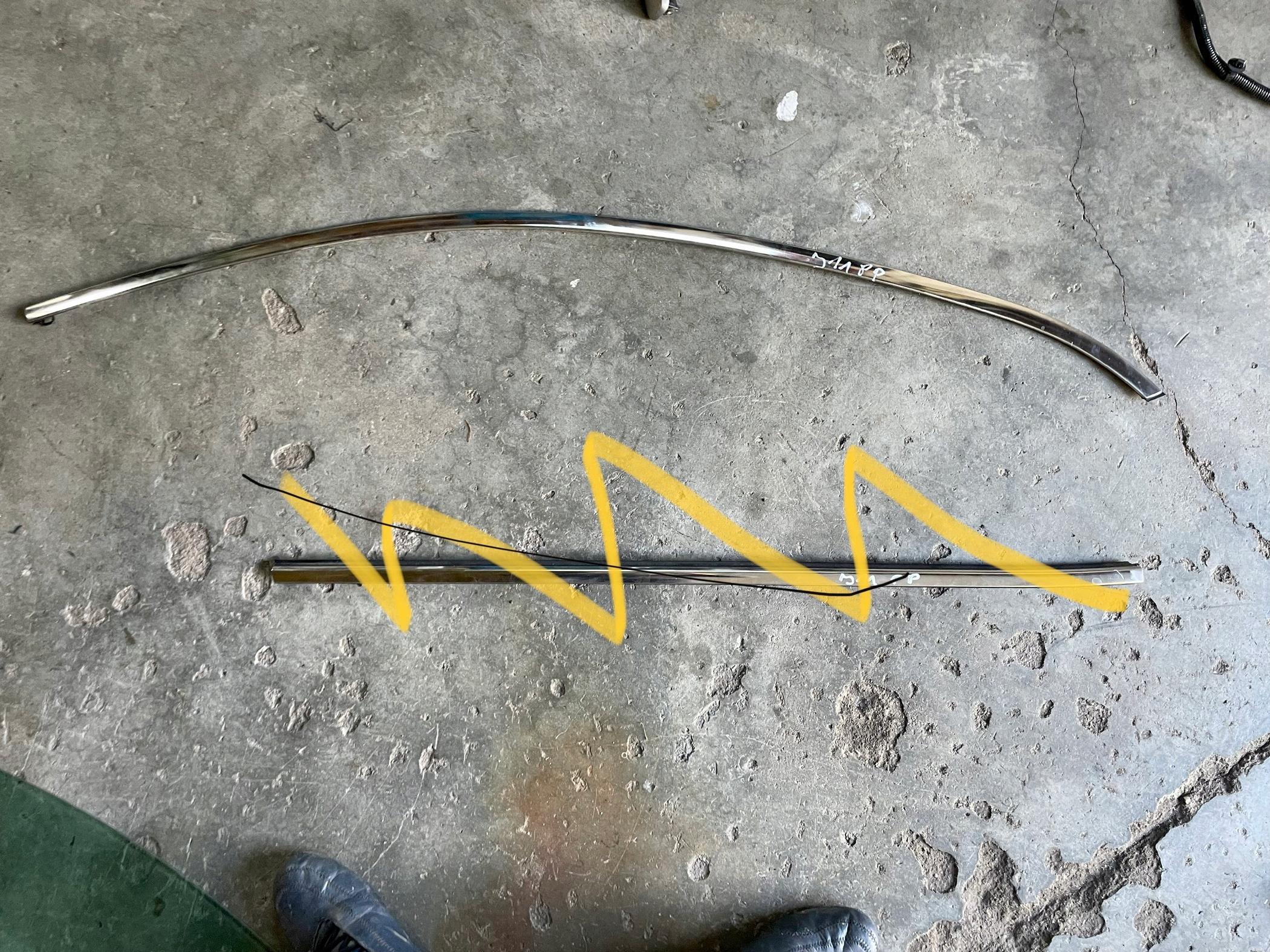 KR760-4E50X - Qashqai II J11 хромована накладка двері права передня