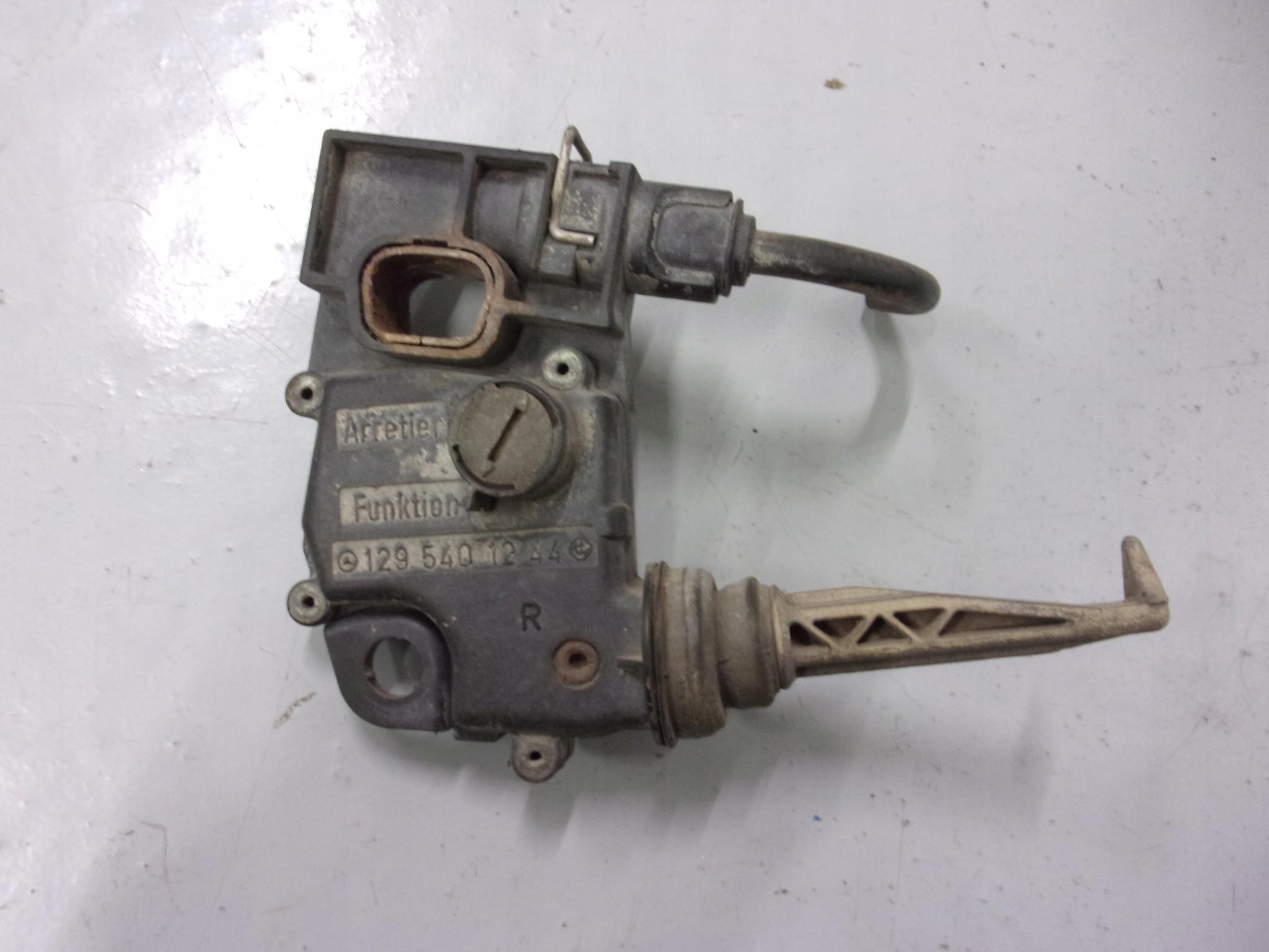 R129 500 SL датчик капота 1295401244