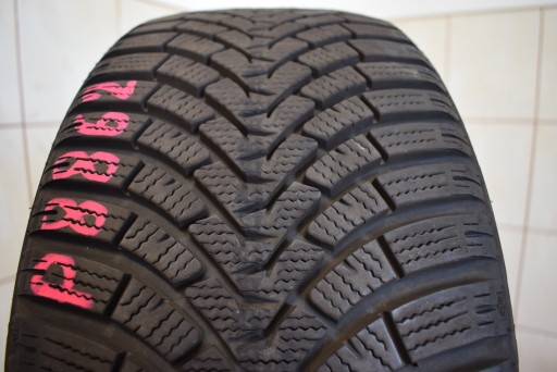 R17 215/40 87V Falken Eurowinter HS01