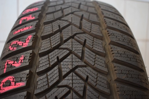 R18 215/45 Dunlop Winter Sport 5