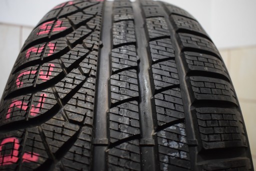 R19 225/55 Pirelli P Zero Winter NFO