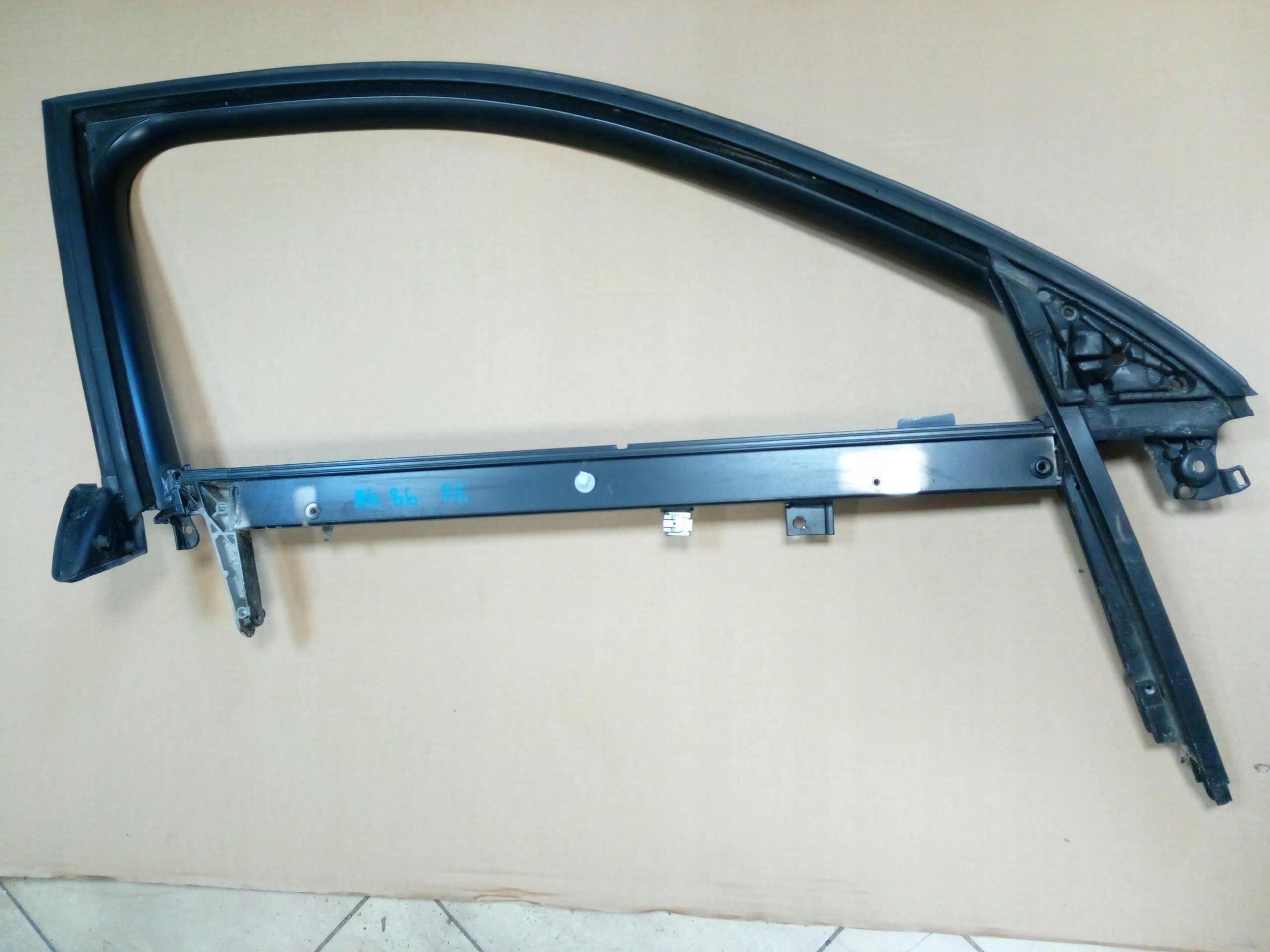 8E0837629 8E0837630 - Обшивка дверей SEAT EXEO AUDI A4 B7 перед. *