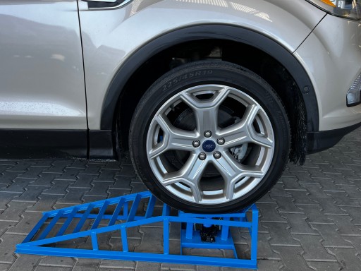 ПАНДУСИ АВТОМОБІЛЬНІ ДОРОГИ З ГІДРАВЛІЧНИМИ ПІДЙОМНИМИ ПЛАТФОРМАМИ 2ШТ. МІЦНІ