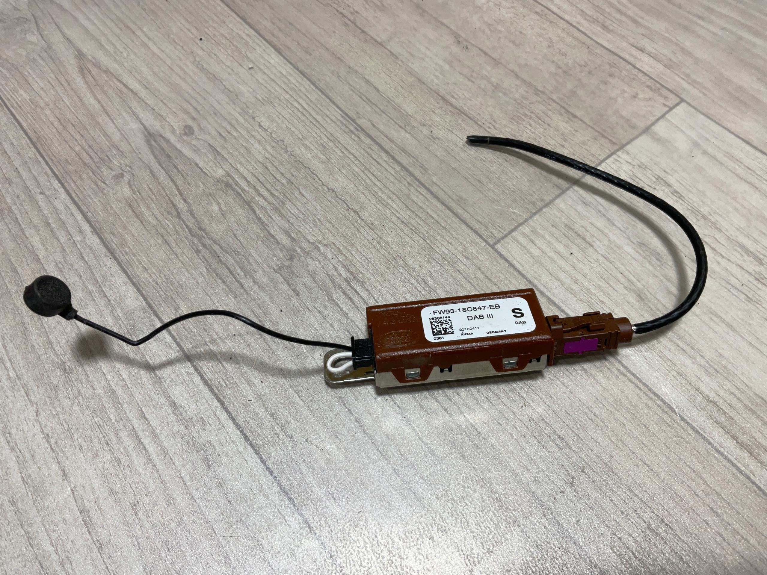 МОДУЛЬ АНТЕНИ ПІДСИЛЮВАЧА RANGE ROVER JAGUAR