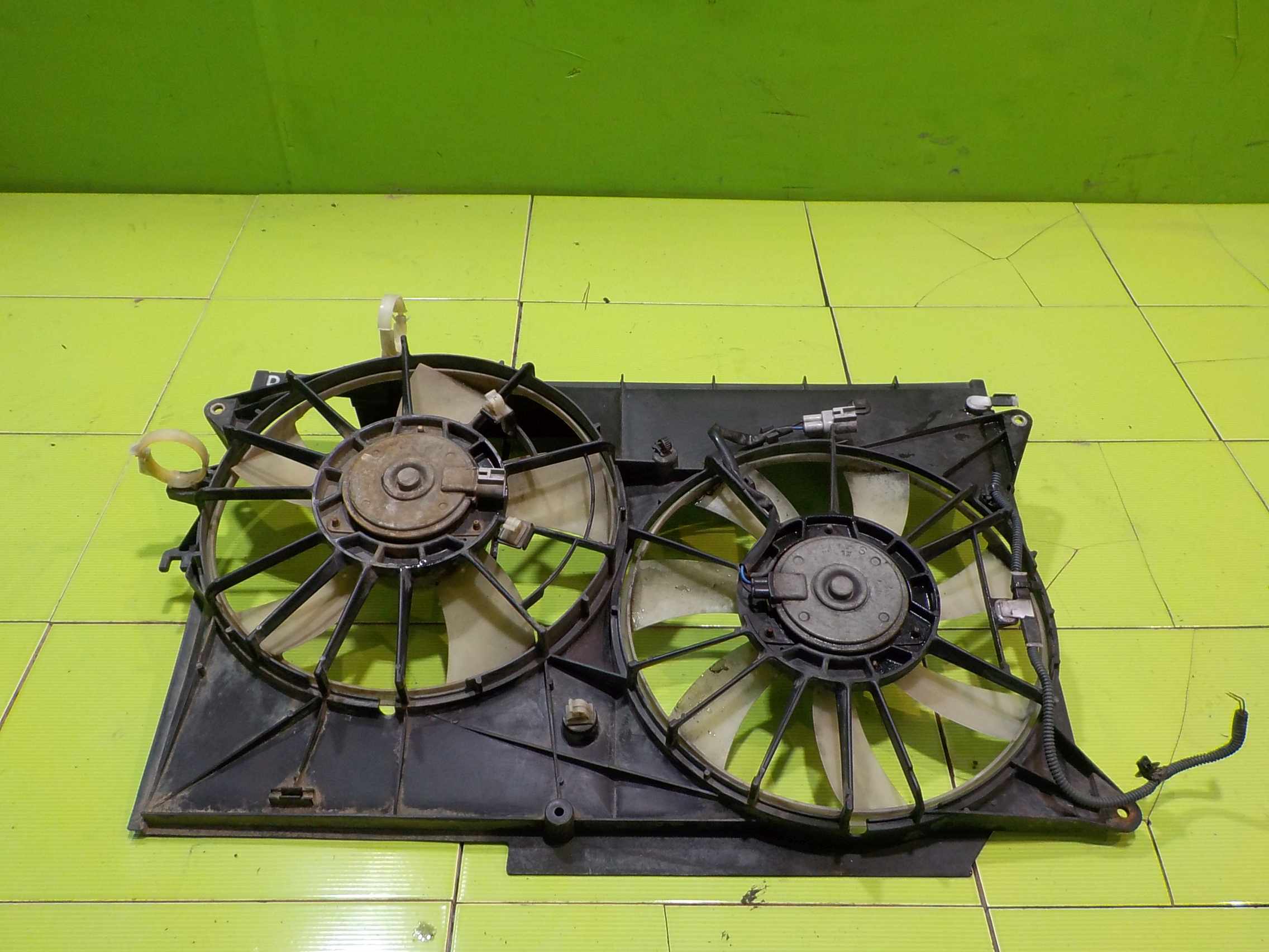 RAV4 III 2.2 d4d вентиляторы радиатора 422750-1372