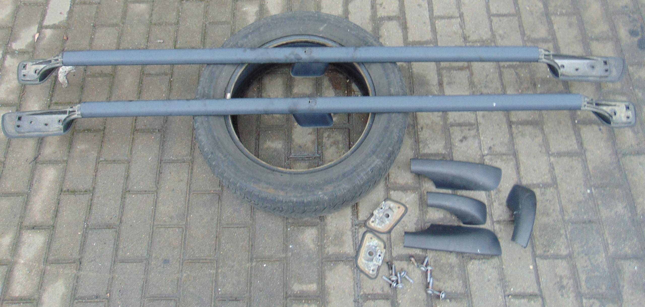 РЕЙЛІНГИ НА ДАХУ ПРАВИЙ ЛІВИЙ DACIA LOGAN І MCV УНІВЕРСАЛ