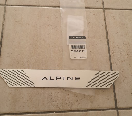 768524317R - RENAULT AUSTRAL ЕМБЛЕМА ALPINE ORG