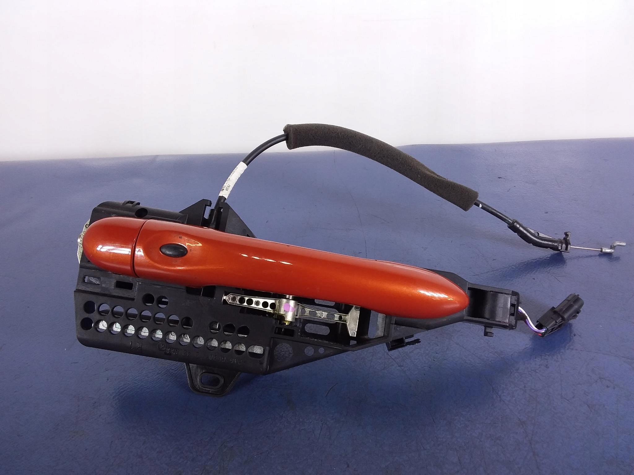 006068462R - RENAULT CAPTUR И РУЧКА ПЕРЕДНЕЙ ПРАВОЙ BIXNQ