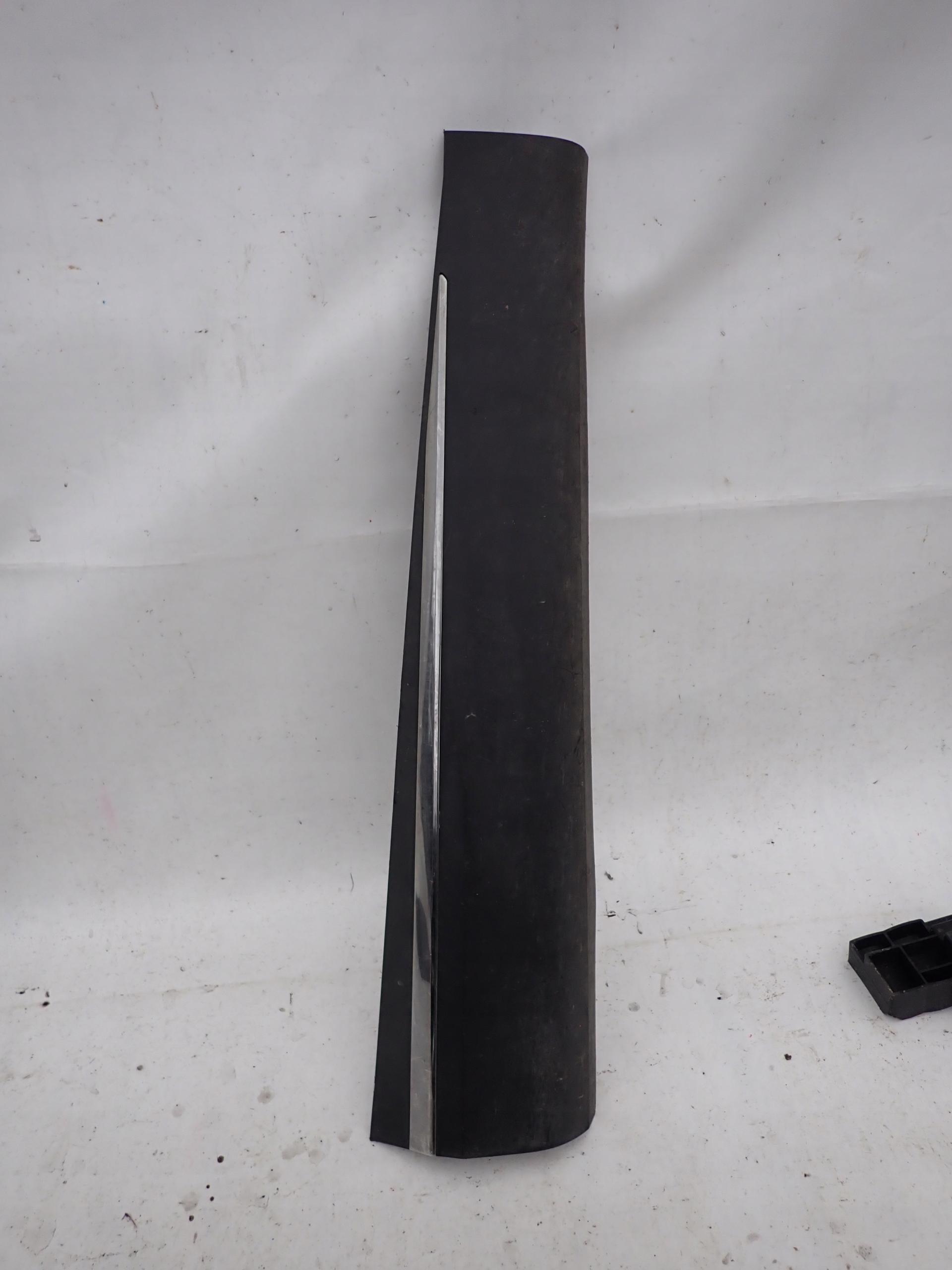 801860606R - RENAULT CAPTUR II 19-МОЛДИНГ ПРАВОЙ ПЕРЕДНЕЙ ДВЕРИ