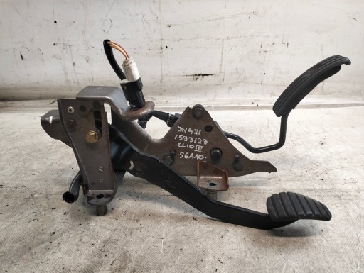 Renault CLIO III 1.5 DCI 50KW 2006R потенциометр газа 8200297335