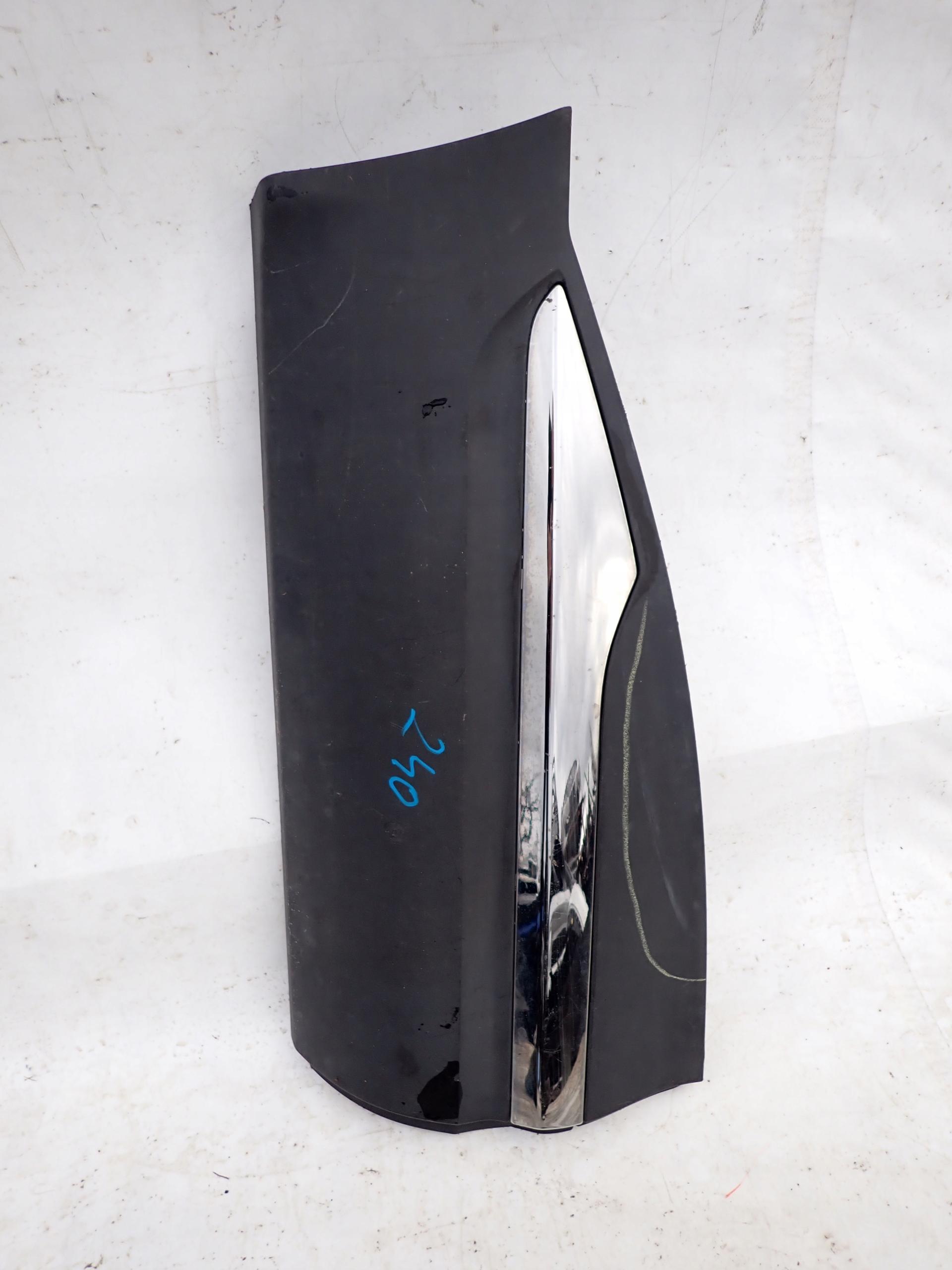 828761958R - RENAULT KADJAR 15-МОЛДИНГ ПРАВОЇ ЗАДНЬОЇ ДВЕРІ ЗАДНЯ