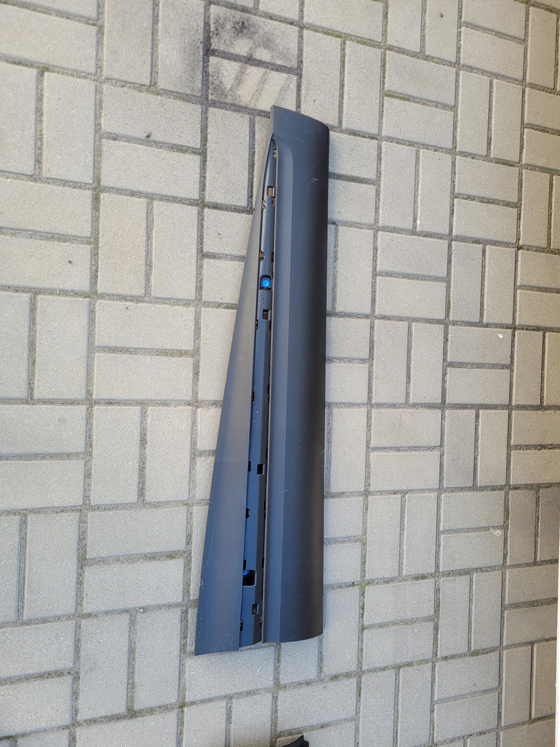 801863858R - RENAULT KADJAR-молдинг правої передньої двері