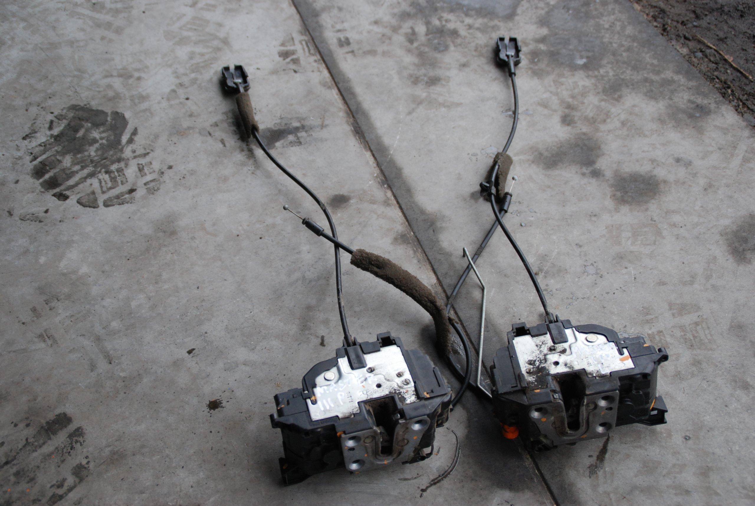 RENAULT MASTER III ЗАМОК ДВЕРИ P \ L ПЕРЕДНЯЯ ПЕРЕДНЯЯ