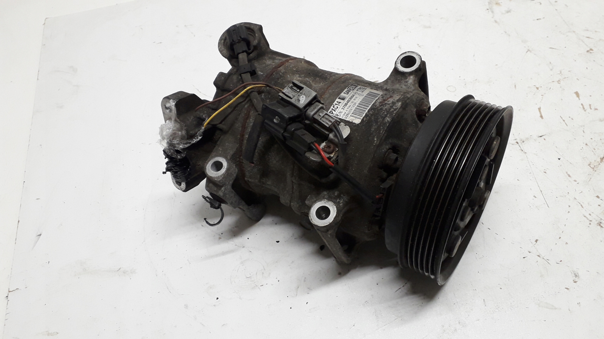 1.5 - КОМПРЕСОР КОНДИЦІОНЕРА RENAULT NISSAN 926003123R