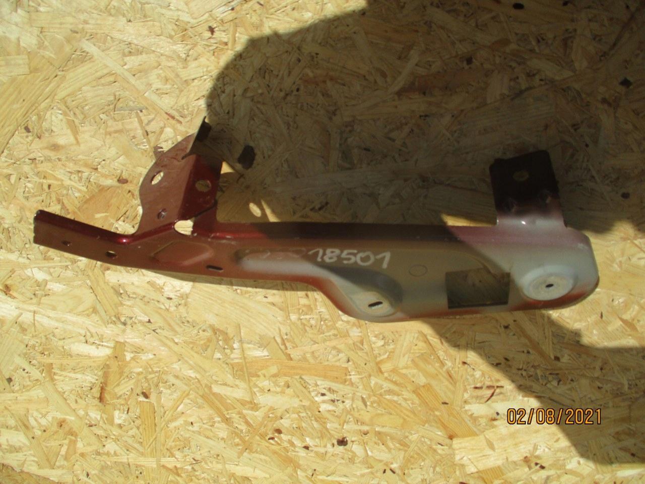 620426570R - RENAULT SCENIC IV КРЕПЛЕНИЕ КРЫЛА ПРАВЫЙ ПЕРЕДНИЙ