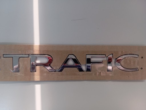 RENAULT TRAFIC III ЭМБЛЕМА ЗАДНЕЙ ДВЕРИ ЗАДНЯЯ 908900184R НОВЫЙ ОРИГИНАЛ